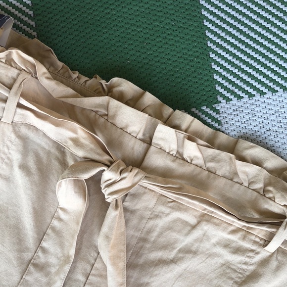 Ava &Viv kaki linen high rise ruffle cuffed shorts - Picture 3 of 8